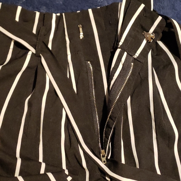 Shein black and white striped lightweight slacks - Picture 9 of 9